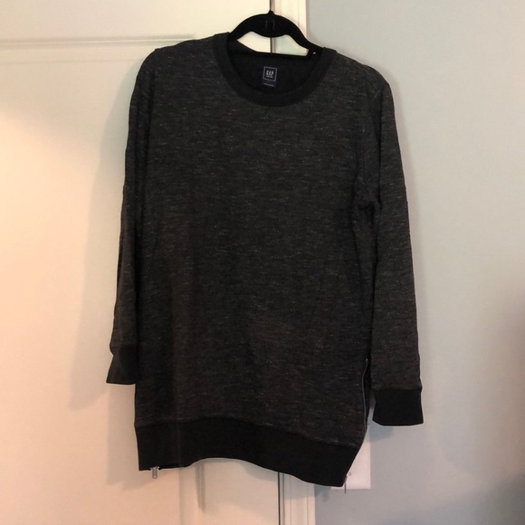 GAP Tops - Gap maternity sweatshirt
